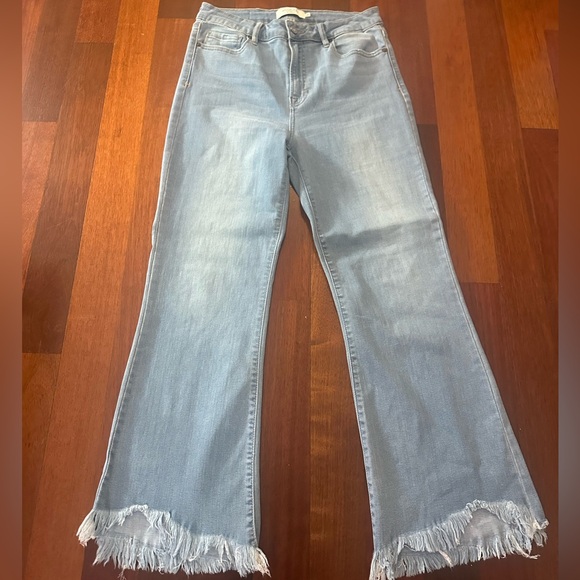 Hidden Happi Cropped Flare Stretch Jean - Size 30 - Picture 5 of 6